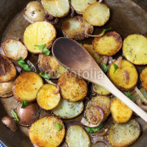 Naklejki Bratkartoffeln zubereiten