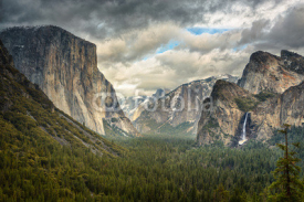 Naklejki Stormy Clouds over Tunnel View in Yosemite