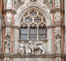 Naklejki The Venetian lion and Doge, San Marco cathedral, Venice