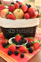 Naklejki Strawberries and blackberries