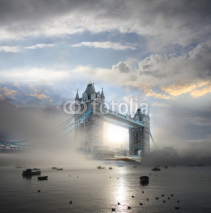 Fototapety Tower Bridge with fog in London, England