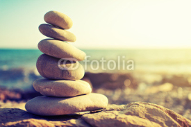 Fototapety Równowaga i harmonia, skały na wybrzeżu morza