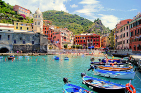 Naklejki Colorful harbor at Vernazza, Cinque Terre, Italy