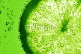 Fototapety lime slice in water