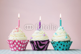 Obrazy i plakaty Three birthday cupcakes