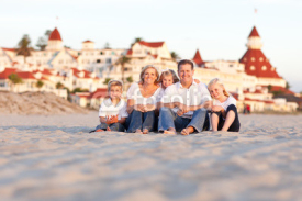 Naklejki Happy Caucasian Family in Front of Hotel Del Coronado