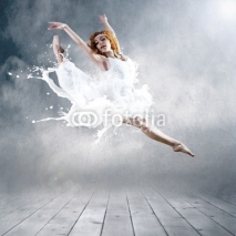 Obrazy i plakaty Jump of ballerina with dress of milk