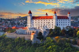 Obrazy i plakaty Bratislava castle at sunset, Slovakia