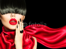 Fototapety High Fashion Girl with Trendy Hairstyle, Makeup and Manicure