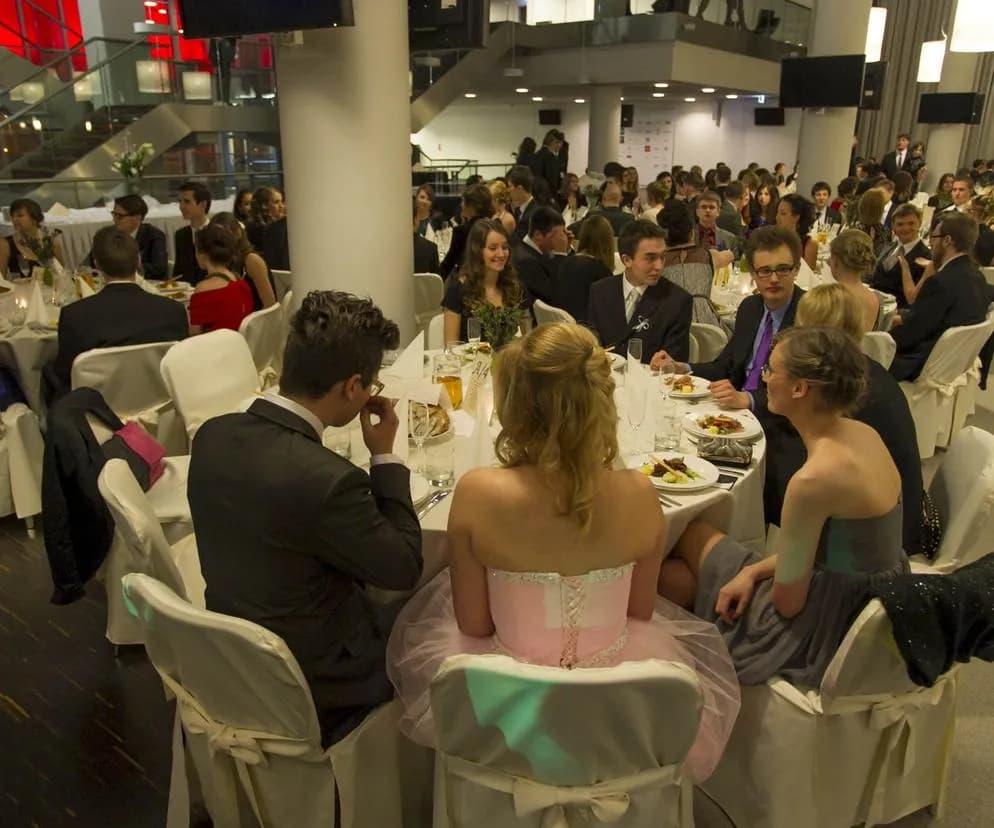 Jak zaprosić koleżankę na wesele w kreatywny i wyjątkowy sposób