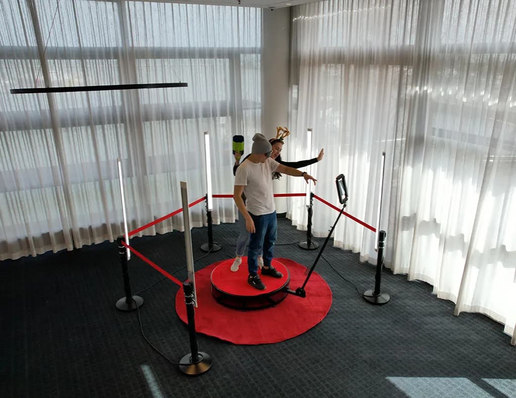 Jak działa fotobudka 360? Odkryj jej funkcje i zastosowanie