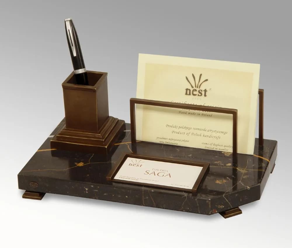 Najlepsze pomysły na prezent dla szefa, które go zaskoczą