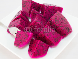 Fototapety dragon fruits and  slice on plate