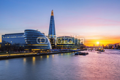 New London city hall at sunset