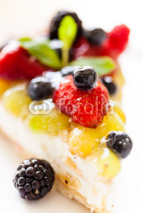 Naklejki cake with fresh berries