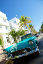 Naklejki Vintage car sulla Ocean Drive miami