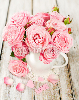 bouquet of pink roses in a vase