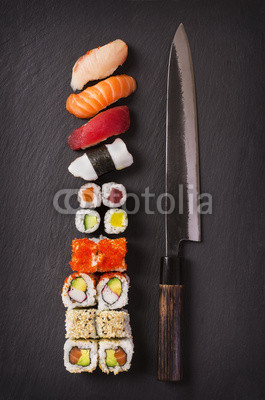 Messer mit Sushi