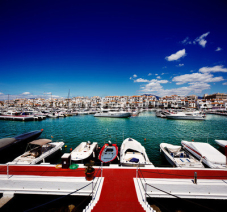 Naklejki Luxury yachts and motor boats in Puerto Banus in Marbella, Spain
