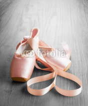Fototapety new pink ballet pointe shoes