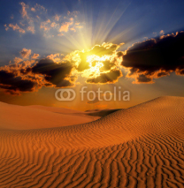 Fototapety dramatic suset landscape in desert