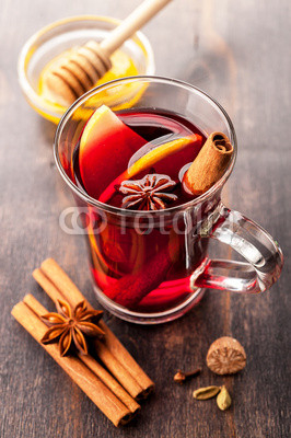 Hot wine with honey and spices