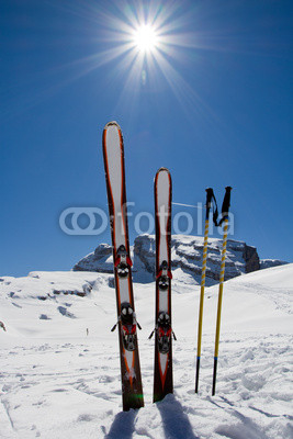 Ski, skiing, winter, snow and sun - space for text