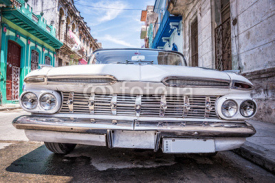 Fototapety Vintage classic american car in Havana, Cuba