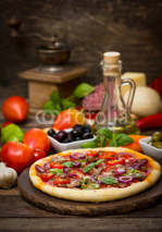 Obrazy i plakaty Pizza with ham, mushrooms and cheese