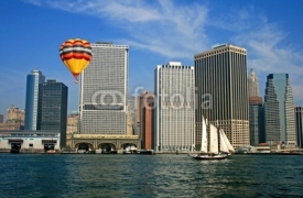 Obrazy i plakaty The New York City skyline from a tour boat