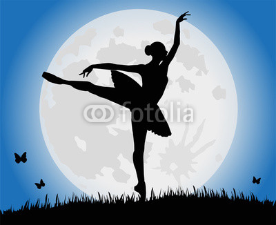 ballerina che danza sotto la luna piena