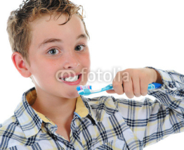 Fototapety beautiful little boy cleans your teeth