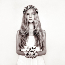 Fototapety sensual teen girl with a bouquet of roses