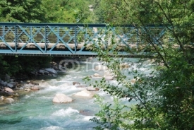 Fototapety Ponte su torrente di montagna