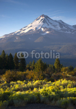 Fototapety Sunrise Light Hits Mount Shasta Cascade Range California