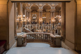 Fototapety PARIS, FRANCE - MAY 3, 2016: people taking pictures at opera paris