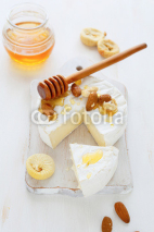 Naklejki Camembert, honey and nuts