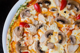 Obrazy i plakaty Appetizing pizza with mushrooms