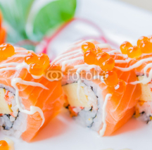 Naklejki Salmon roll sushi