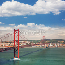 Obrazy i plakaty 25th of April Suspension Bridge in Lisbon, Portugal, Eutopean tr