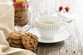 Obrazy i plakaty Chocolate chip cookies with milk