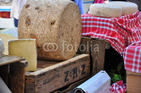 Naklejki Meule de fromage, marché de Provence