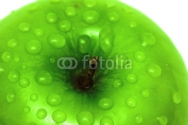 Obrazy i plakaty close-up of an apple with water drops