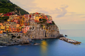 Obrazy i plakaty Manarola, Italy on the Cinque Terre coast at sunset