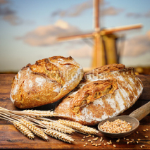 Obrazy i plakaty Freshly baked traditional bread