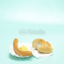 Fototapety Bockwurst mit Senf und Brötchen,close-up