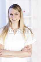 Fototapety portrait of young woman in laboratory