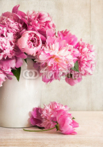 Obrazy i plakaty Pink peonies in vase