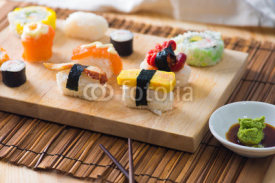 Obrazy i plakaty sushi served on a plate