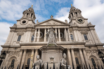 Front facade of St Paul's Cathedral London